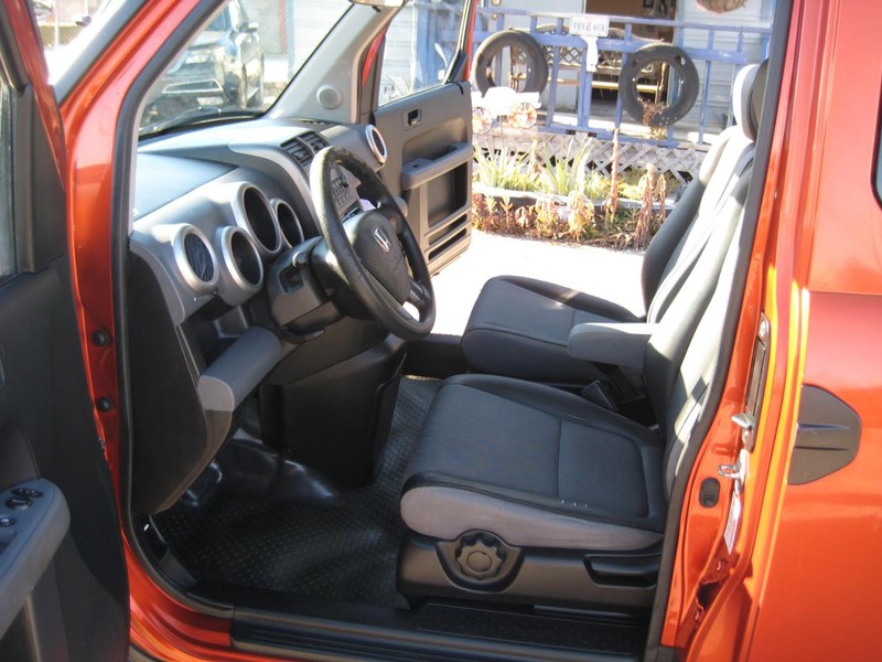 Honda Element Vehicle Image 15