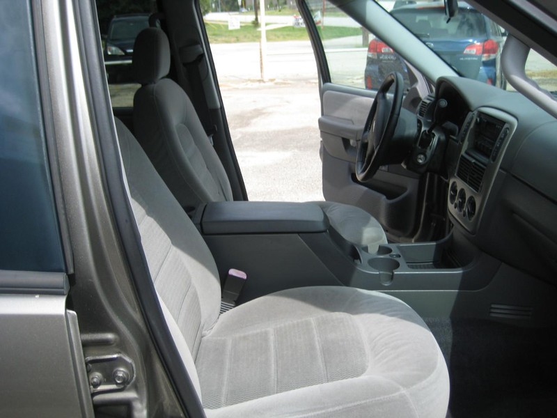 Ford Explorer Vehicle Image 20