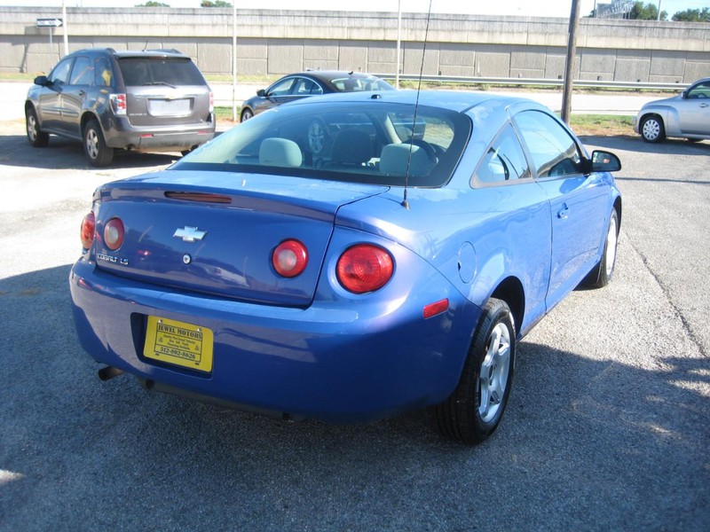 Chevrolet Cobalt Vehicle Image 03