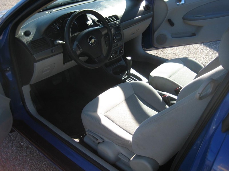 Chevrolet Cobalt Vehicle Image 14