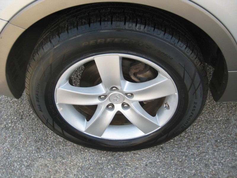 Hyundai Veracruz Vehicle Image 12