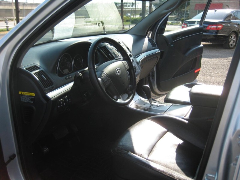 Hyundai Veracruz Vehicle Image 16