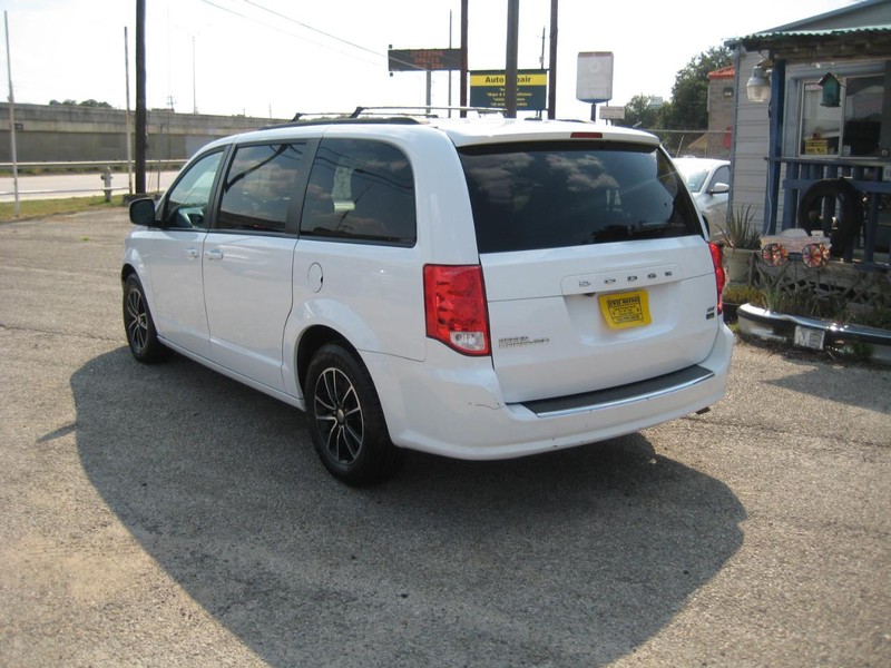 Dodge Grand Caravan Vehicle Image 03