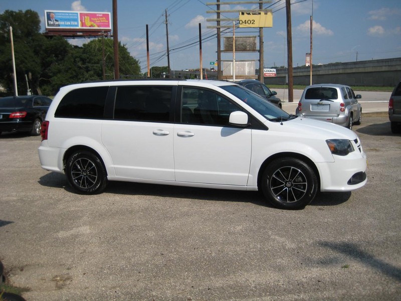Dodge Grand Caravan Vehicle Image 05