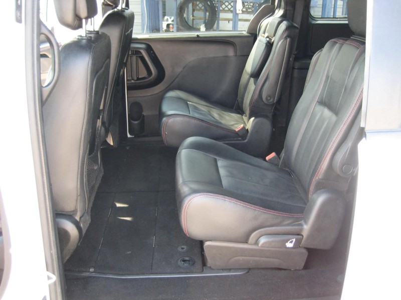 Dodge Grand Caravan Vehicle Image 17