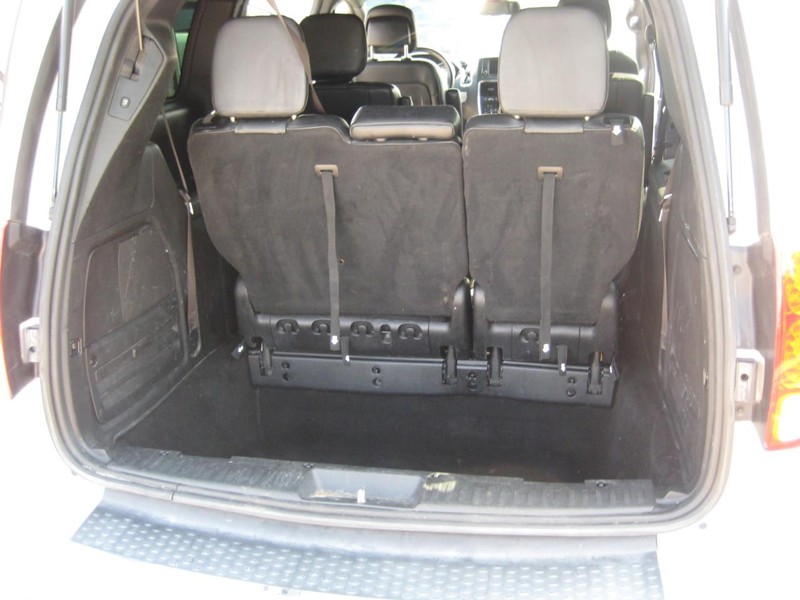 Dodge Grand Caravan Vehicle Image 18