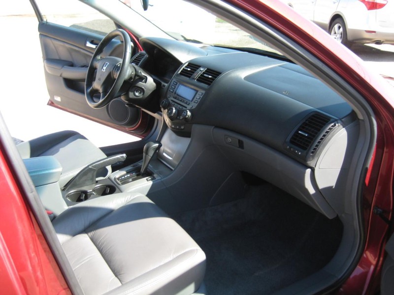 Honda Accord Vehicle Image 19