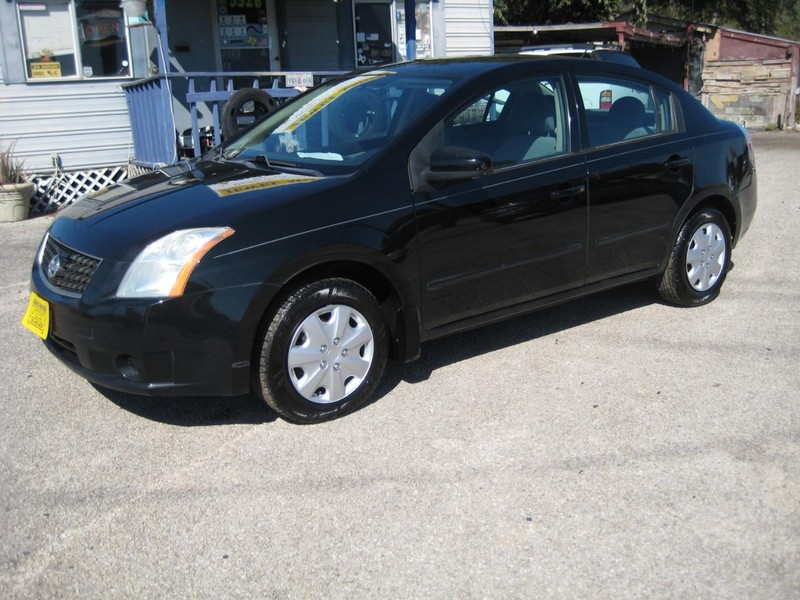 Nissan Sentra Vehicle Full-screen Gallery Image 02