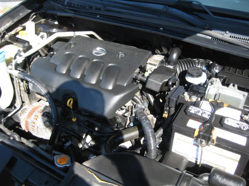 Nissan Sentra Vehicle Full-screen Gallery Image 15