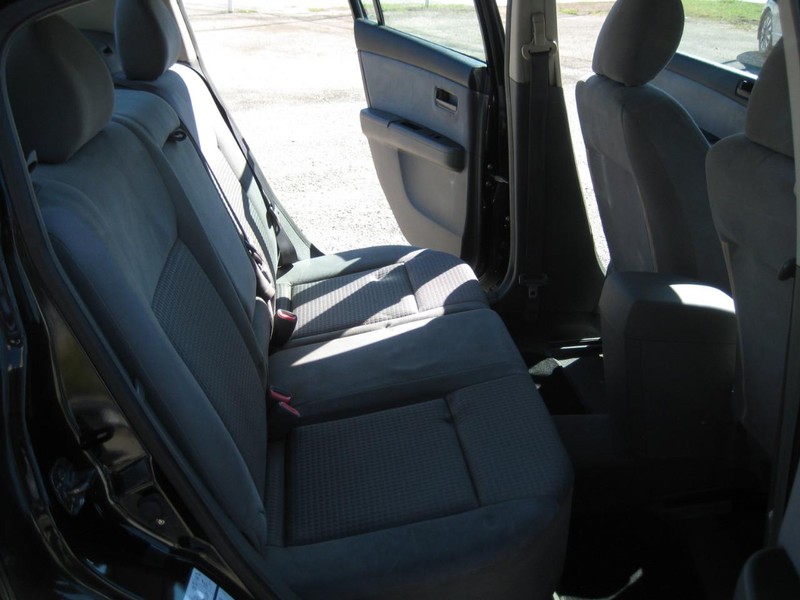 Nissan Sentra Vehicle Full-screen Gallery Image 23