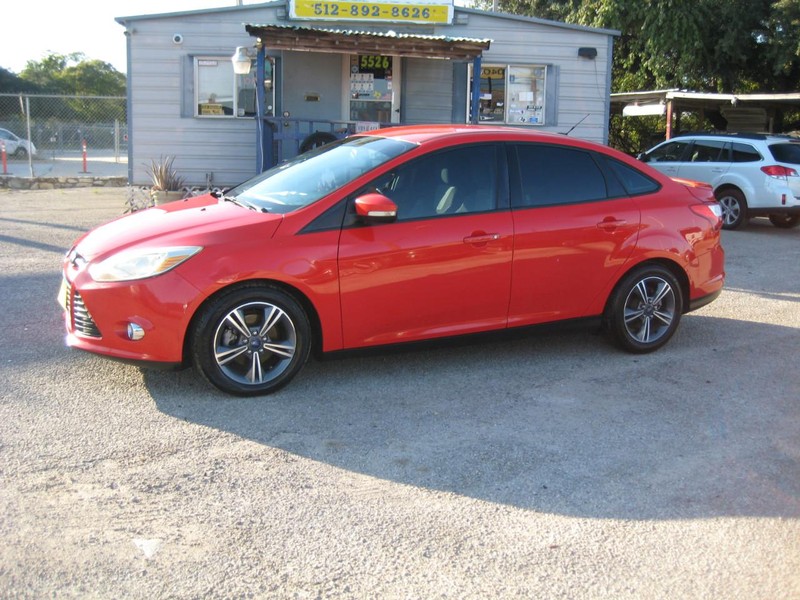 Ford Focus Vehicle Image 02