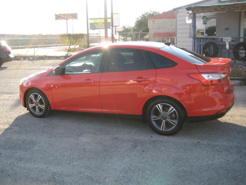 Ford Focus Vehicle Image 03
