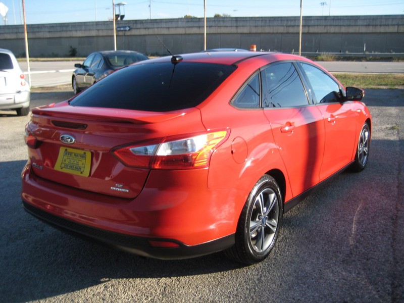 Ford Focus Vehicle Image 05