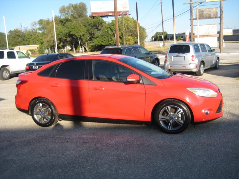 Ford Focus Vehicle Image 07