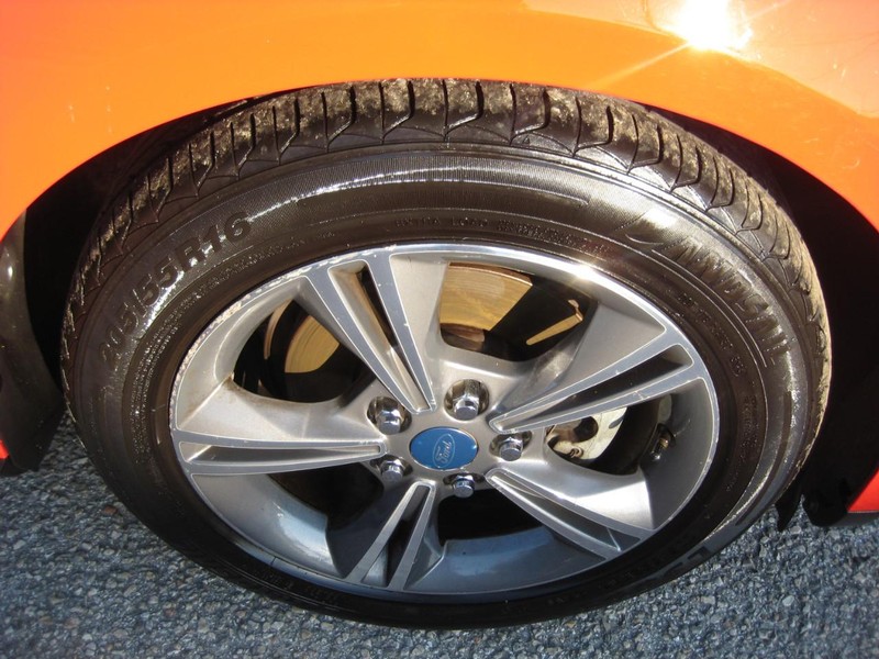 Ford Focus Vehicle Image 09