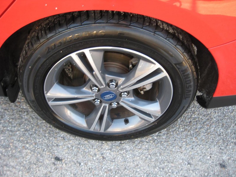 Ford Focus Vehicle Image 11