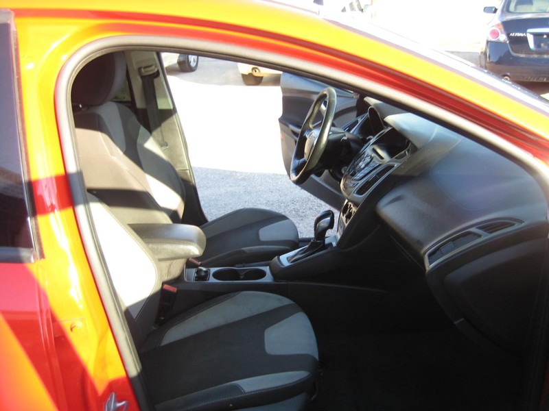 Ford Focus Vehicle Image 20