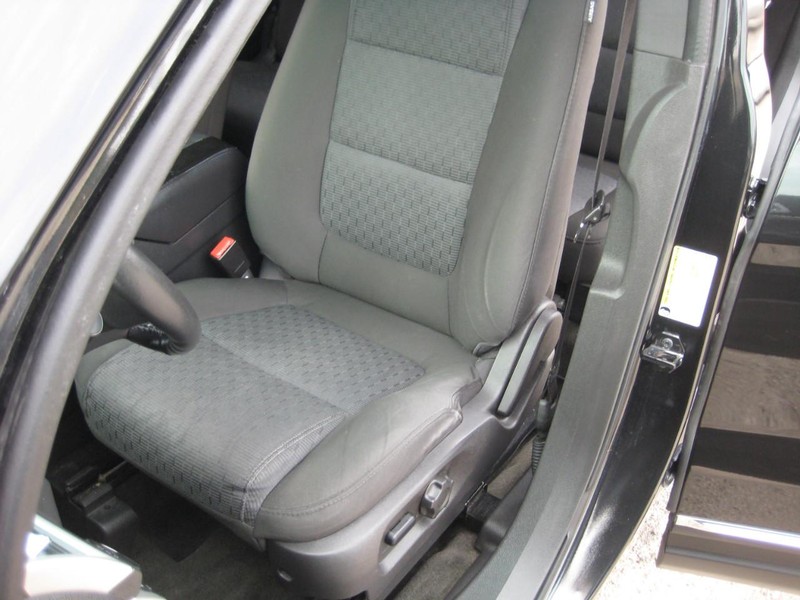 Ford Explorer Vehicle Full-screen Gallery Image 18