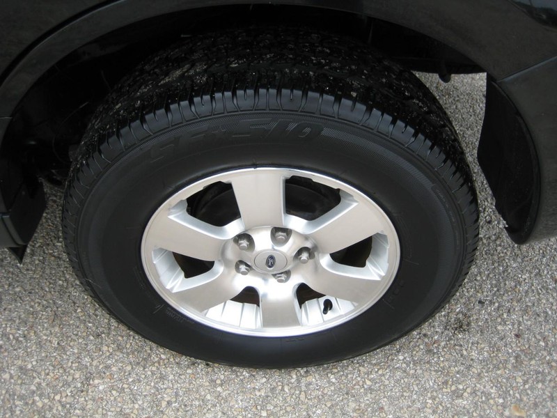 Ford Escape Vehicle Image 10