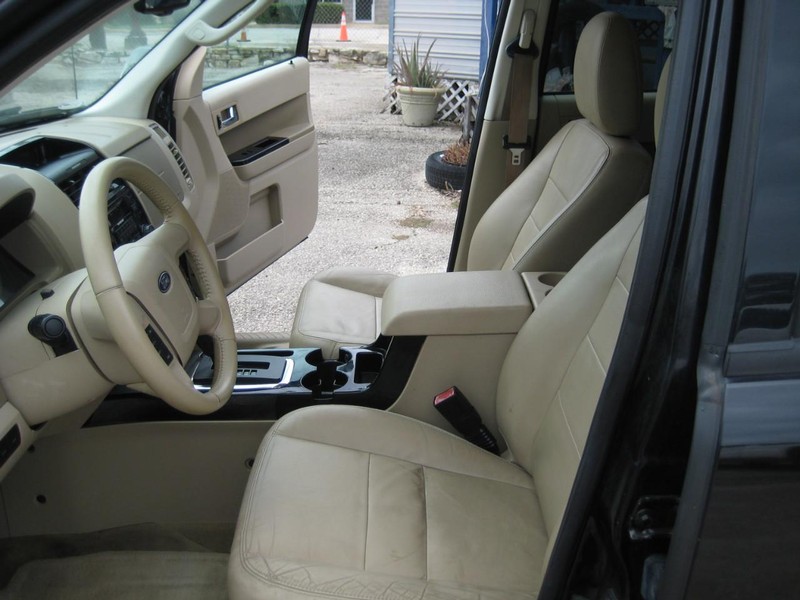 Ford Escape Vehicle Image 16