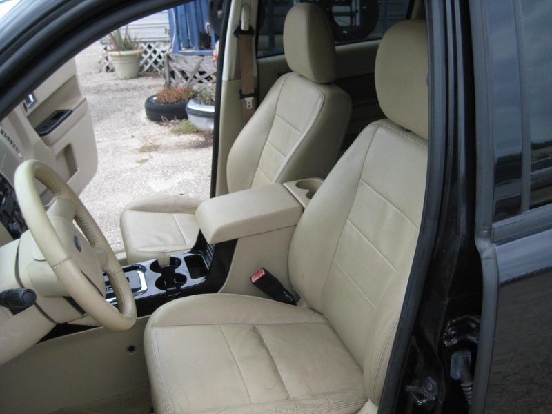 Ford Escape Vehicle Image 17