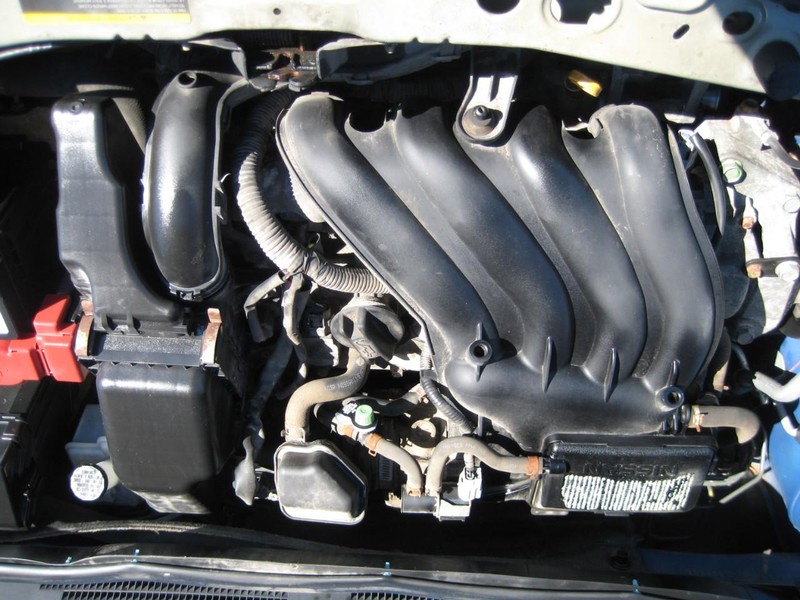 Nissan Versa Vehicle Full-screen Gallery Image 14