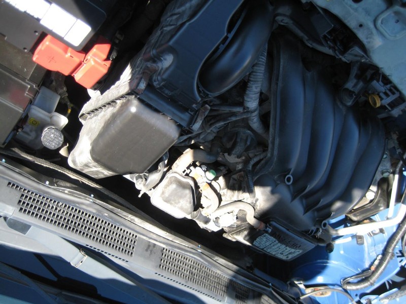 Nissan Versa Vehicle Full-screen Gallery Image 15