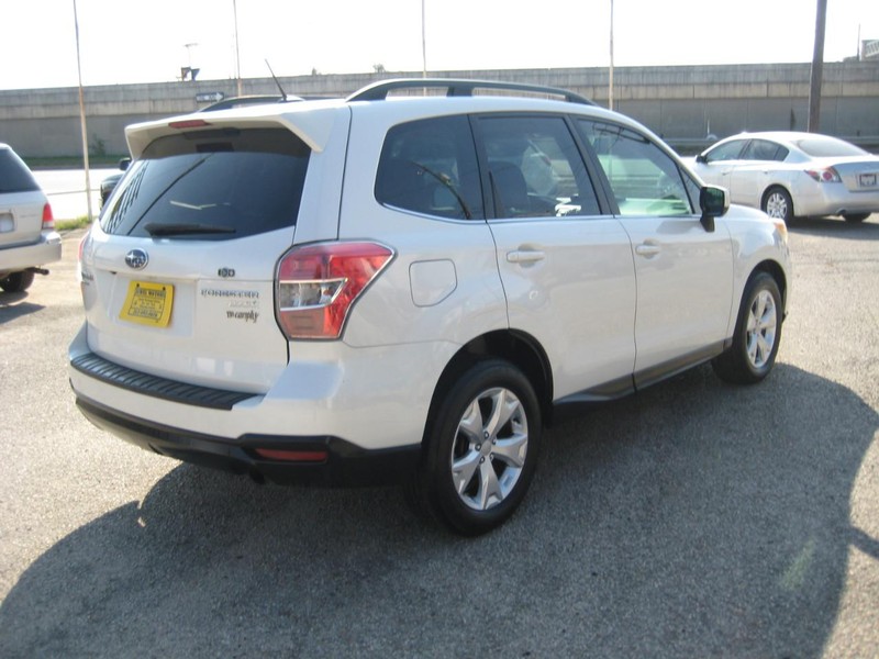 Subaru Forester Vehicle Full-screen Gallery Image 05