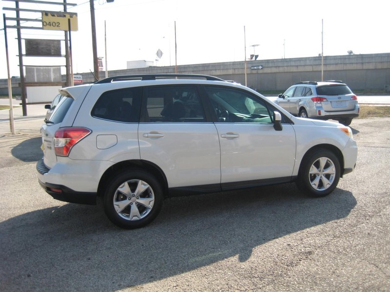 Subaru Forester Vehicle Full-screen Gallery Image 06