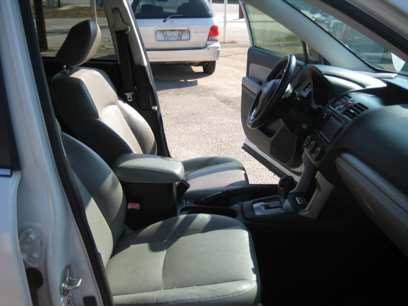 Subaru Forester Vehicle Full-screen Gallery Image 19