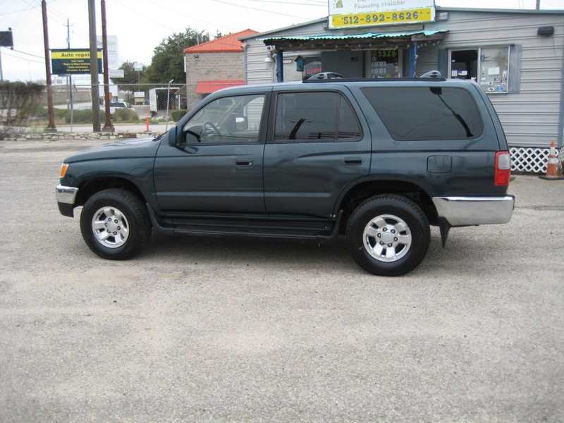Toyota 4Runner Vehicle Image 03