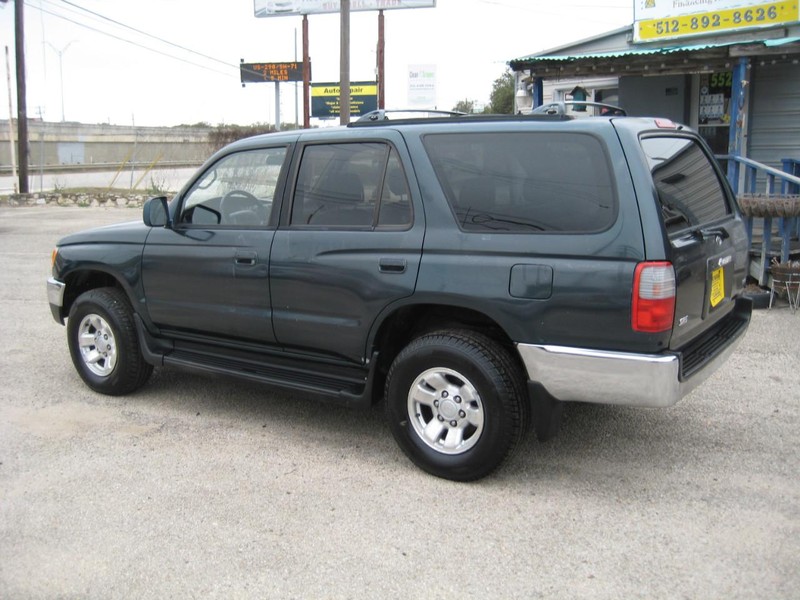 Toyota 4Runner Vehicle Image 04