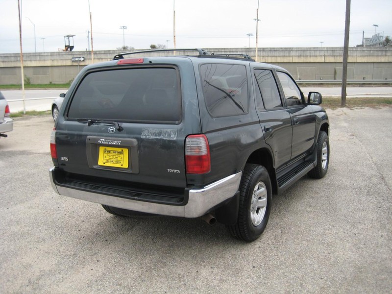 Toyota 4Runner Vehicle Image 06