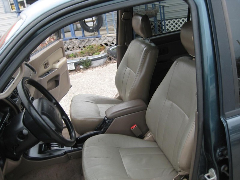 Toyota 4Runner Vehicle Image 17