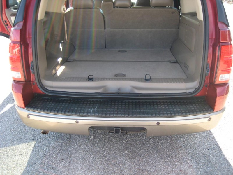 Ford Explorer Vehicle Image 11