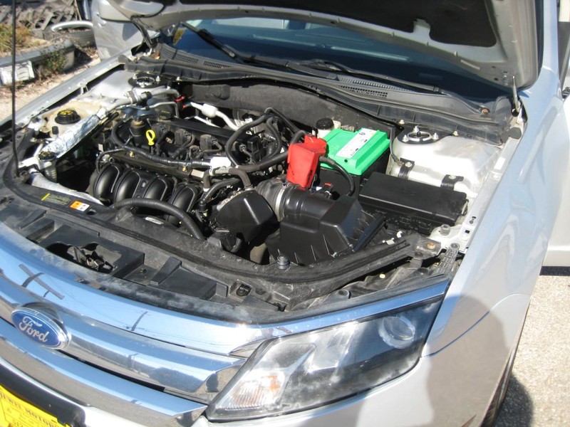 Ford Fusion Vehicle Full-screen Gallery Image 19