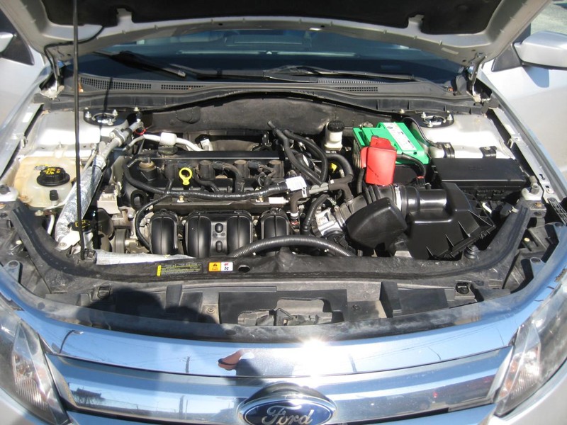 Ford Fusion Vehicle Full-screen Gallery Image 20