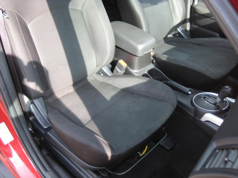 Mitsubishi Outlander Sport Vehicle Image 13