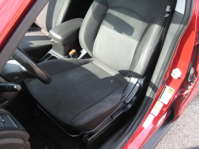 Mitsubishi Outlander Sport Vehicle Image 15