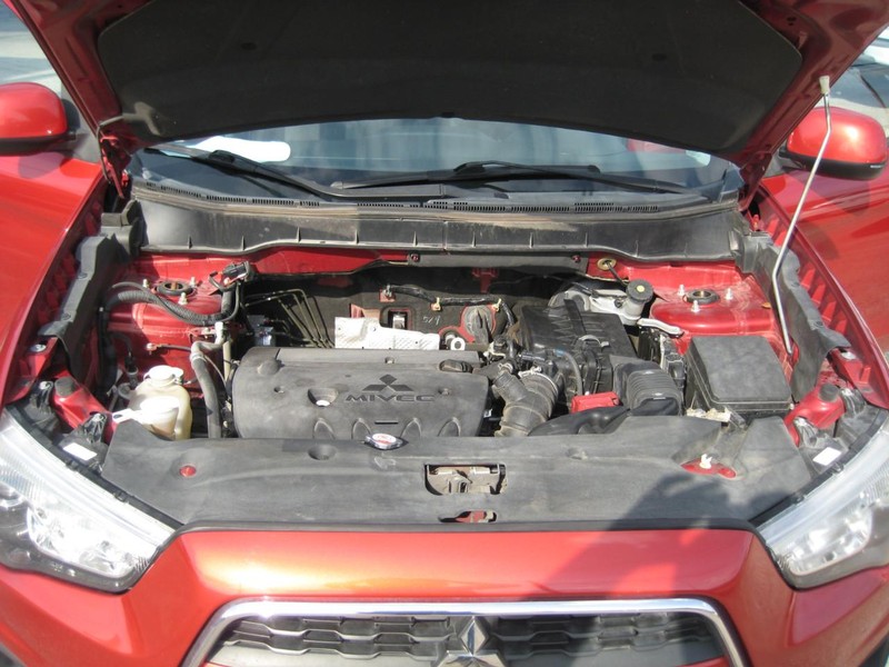 Mitsubishi Outlander Sport Vehicle Image 19