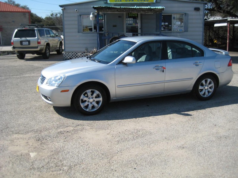 Kia Optima Vehicle Full-screen Gallery Image 01