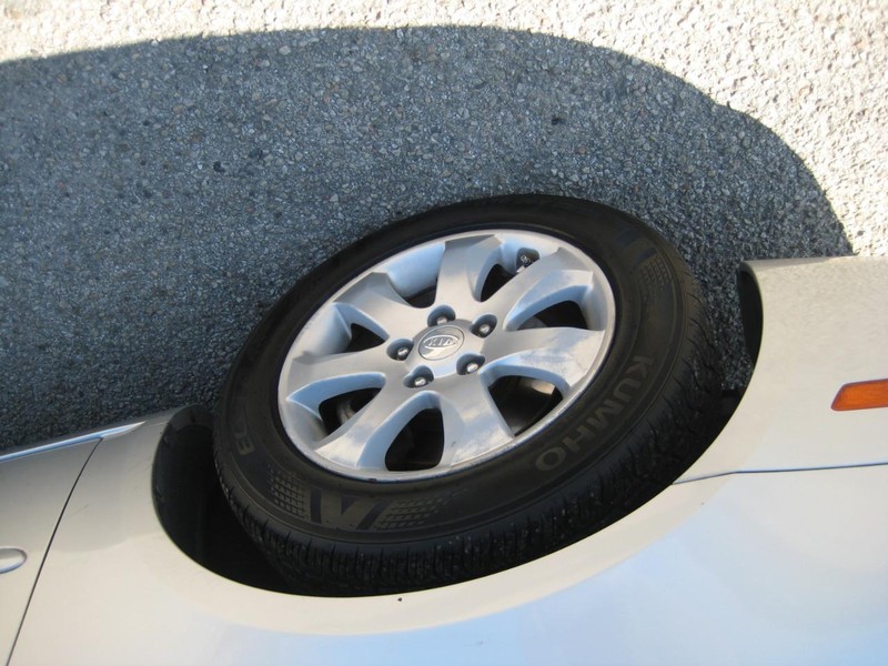 Kia Optima Vehicle Full-screen Gallery Image 08