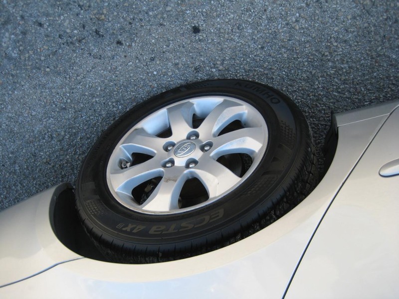 Kia Optima Vehicle Full-screen Gallery Image 09