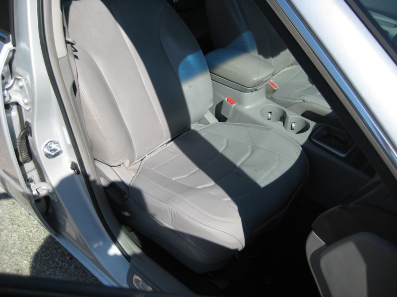 Kia Optima Vehicle Full-screen Gallery Image 13