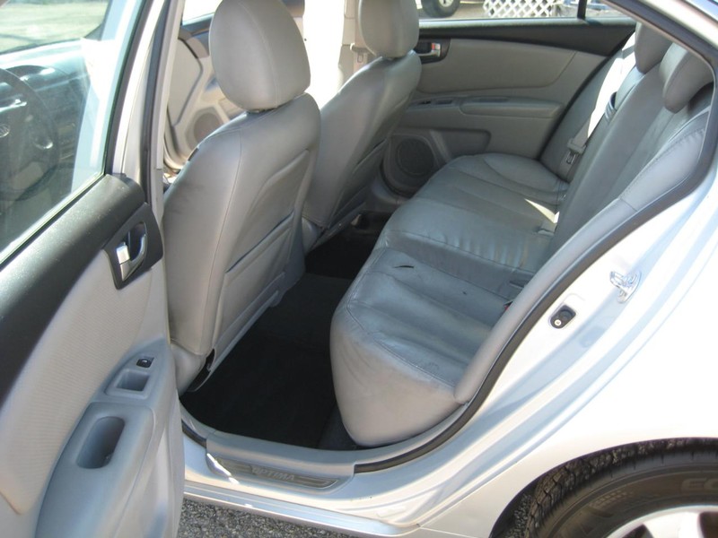 Kia Optima Vehicle Full-screen Gallery Image 17