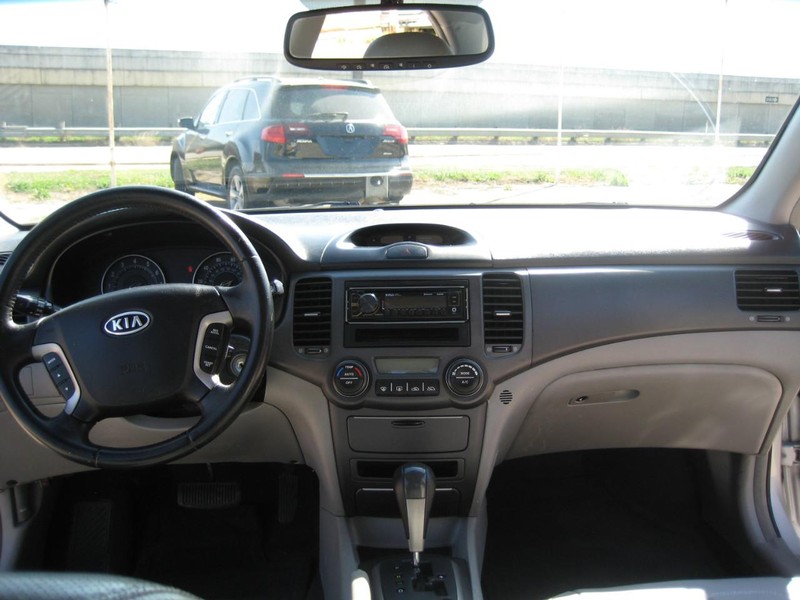 Kia Optima Vehicle Full-screen Gallery Image 18