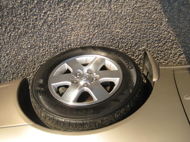 Toyota Avalon Vehicle Full-screen Gallery Image 11