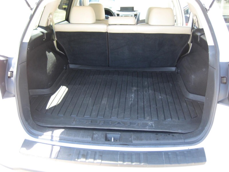 Subaru Outback Vehicle Image 14