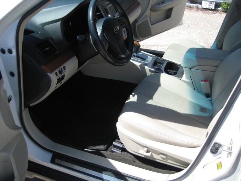 Subaru Outback Vehicle Image 15