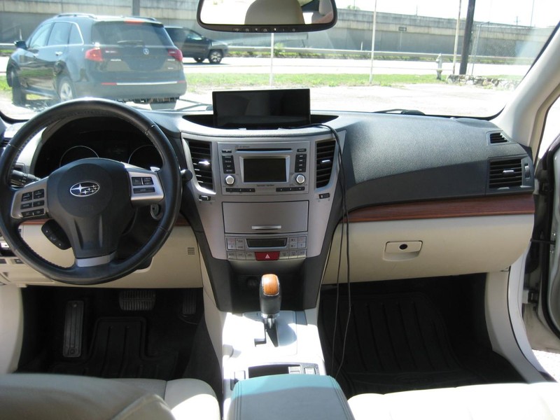 Subaru Outback Vehicle Image 17